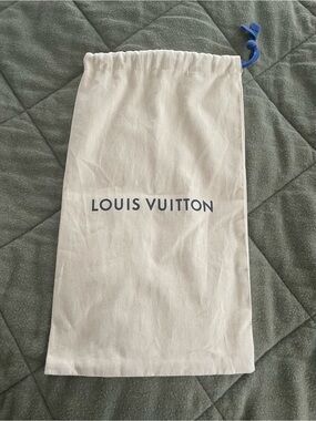 Louis Vuitton Cream Cotton Drawstring dust shoe bag with Blue Logo